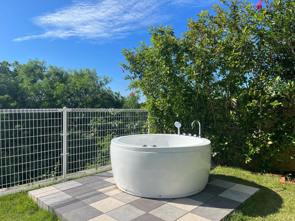 Vila Ｖｉｌｌａ・Ｃｈａｒｍｅ Motobu Exteriér fotografie